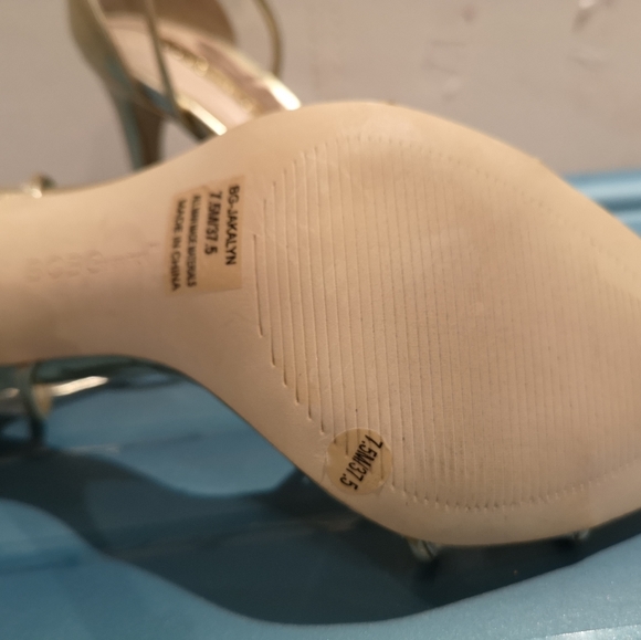 Shoes - Picture 5 of 5